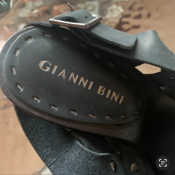 ITALIAN GIANNI BINI SIZE 7 1/2 MEDIUM WOMENS’ SANDALS IN BLACK - Picture 2 of 9